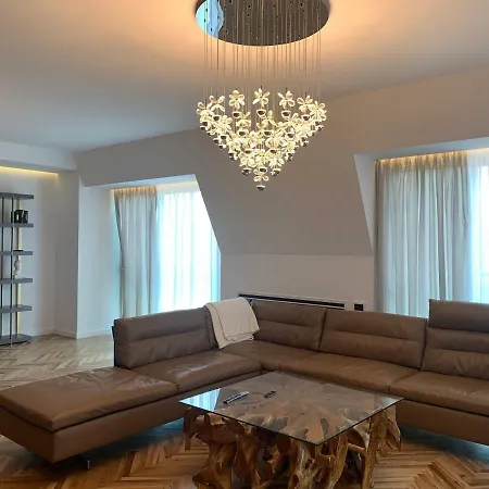 Private And Luxurious Τίρανα