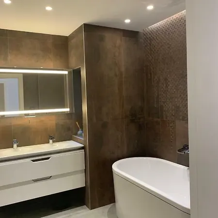 Private And Luxurious * Τίρανα